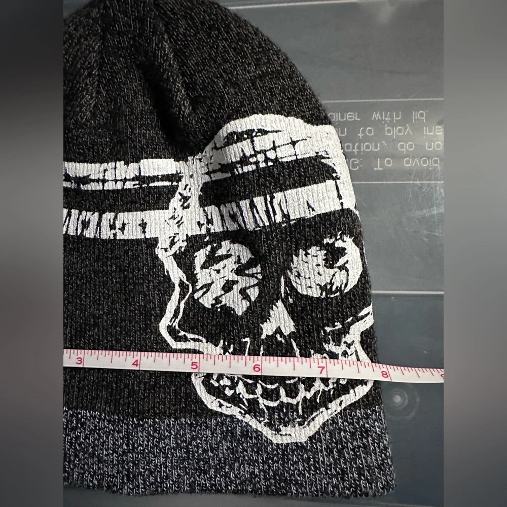 Gray Skull Beanie - Picture 5 of 6